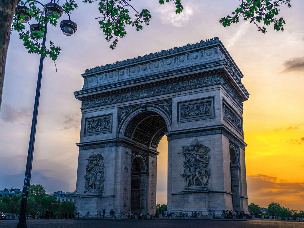 Appartement à PARIS-16E
