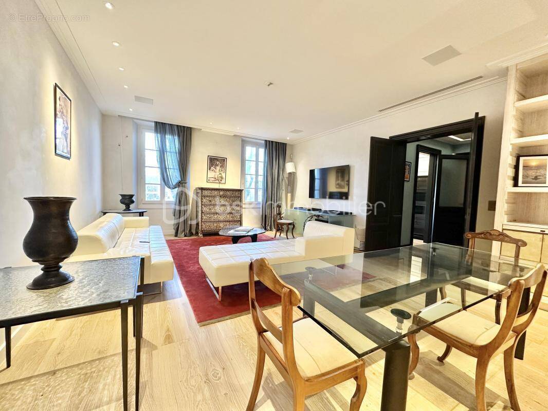 Appartement à SAINT-TROPEZ