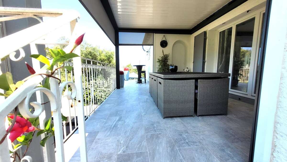 Maison à MANDELIEU-LA-NAPOULE