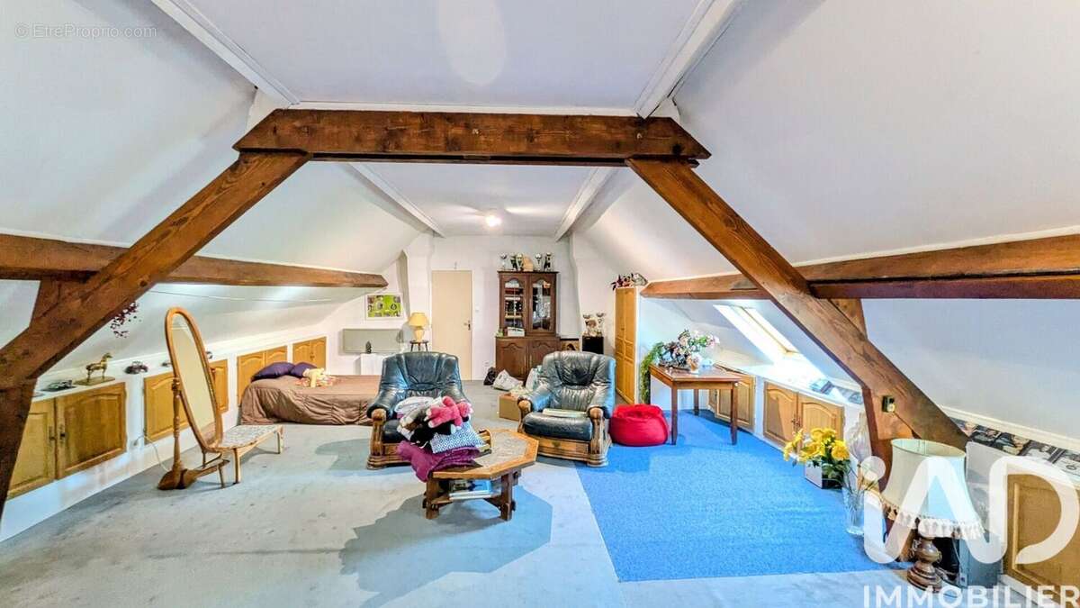 Maison 180 m² à Hauterive  - photo 9