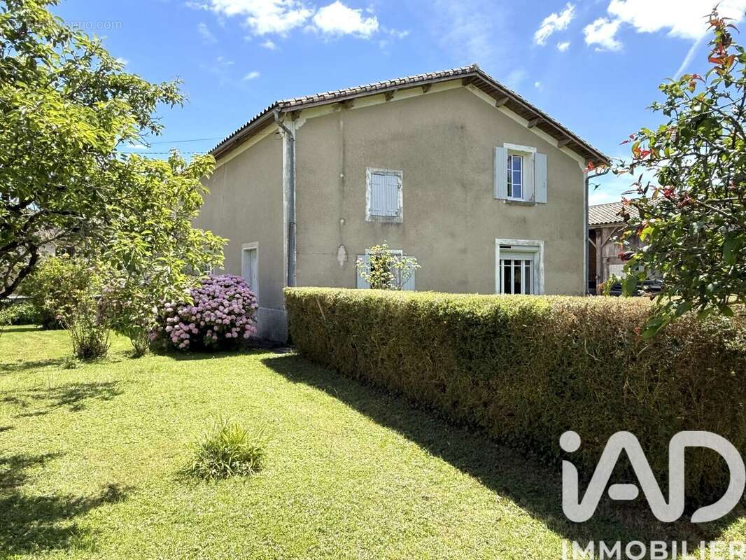 Maison 141 m² à Brioux-Sur-Boutonne  - photo 4