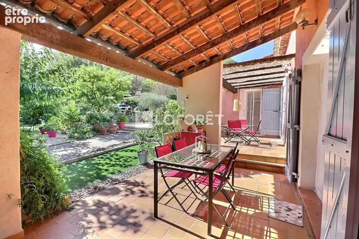Photo Maison à Cuers au prix de 599 000€