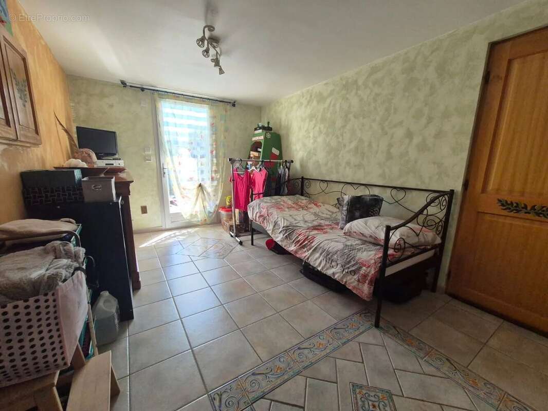 Maison à BRIVES-CHARENSAC