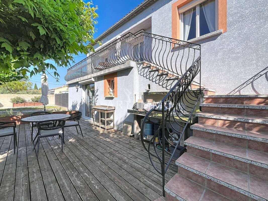 Maison à L'ISLE-SUR-LA-SORGUE