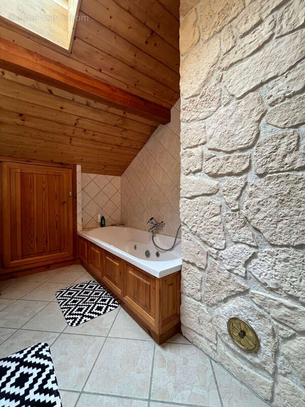 Maison - 7 pièces - Bourg-Saint-Maurice - Exclusivité - photo 17