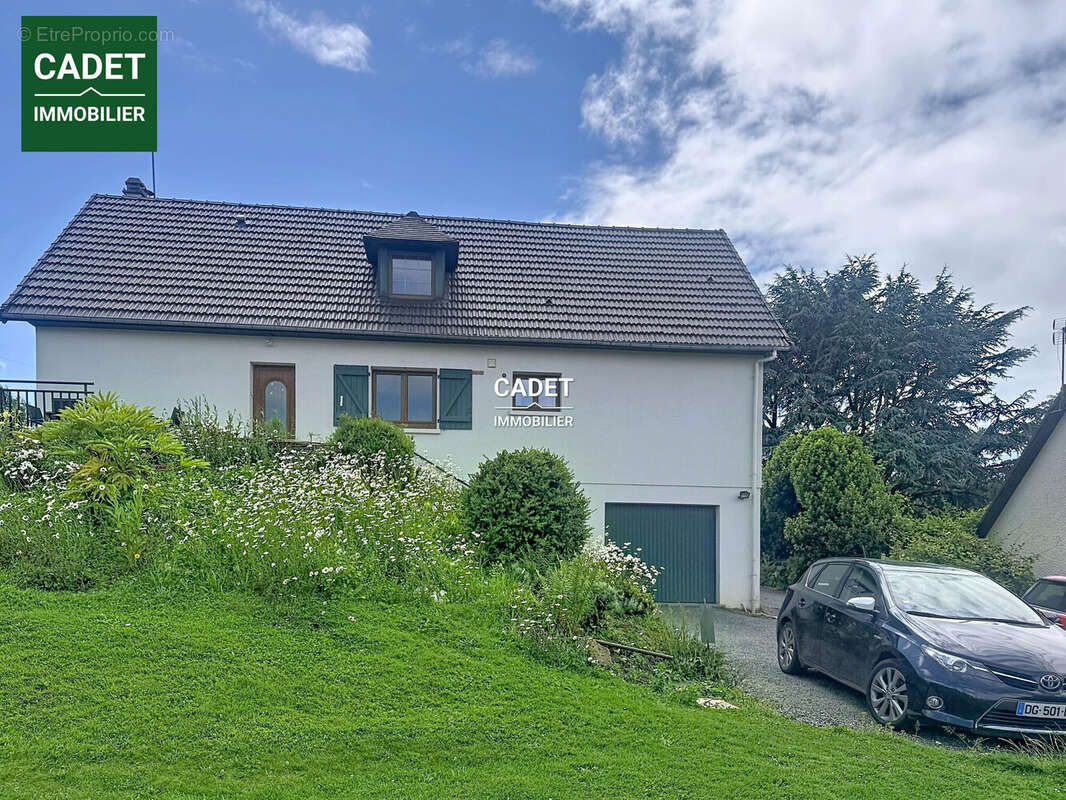 Maison 140 m² à Saint-Planchers  - photo 4