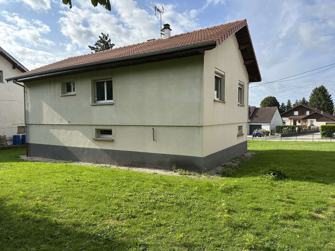 Maison à VERCEL-VILLEDIEU-LE-CAMP