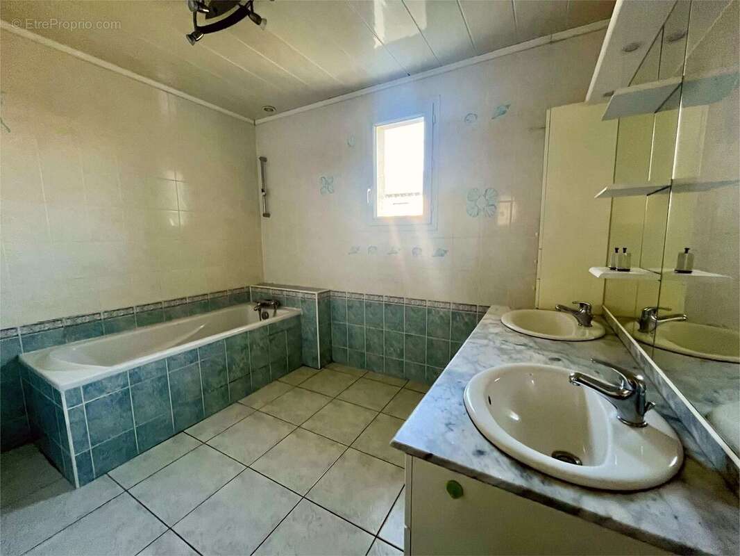 Maison à ALBARET-SAINTE-MARIE