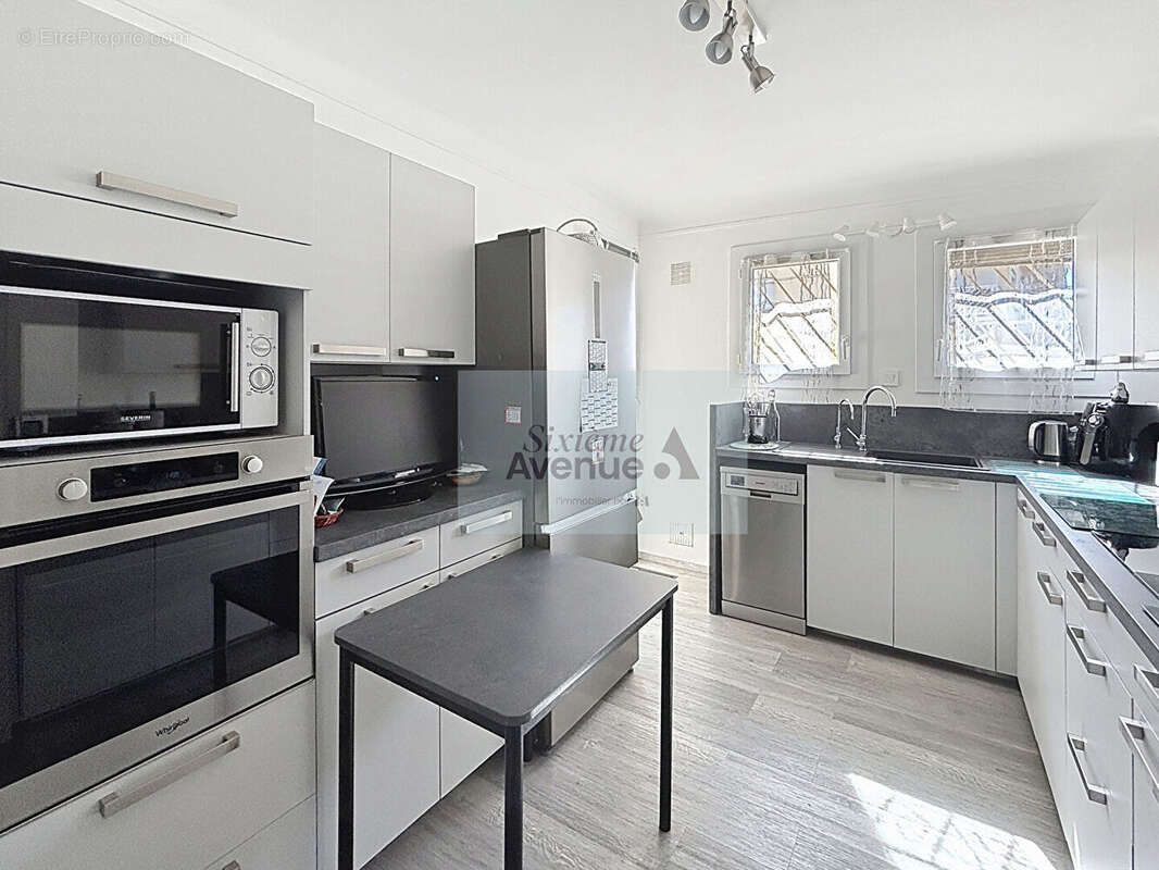 Appartement à SIX-FOURS-LES-PLAGES