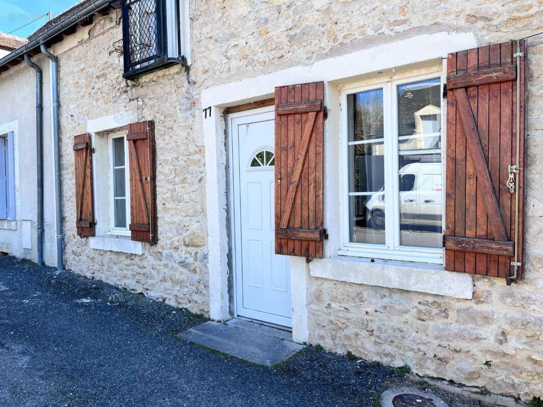 Maison à SAINT-GAULTIER