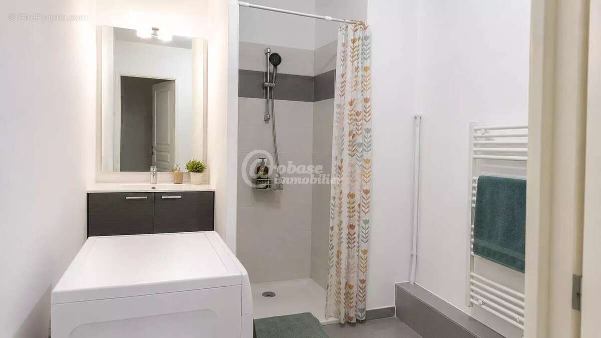 Appartement à MARSEILLE-5E