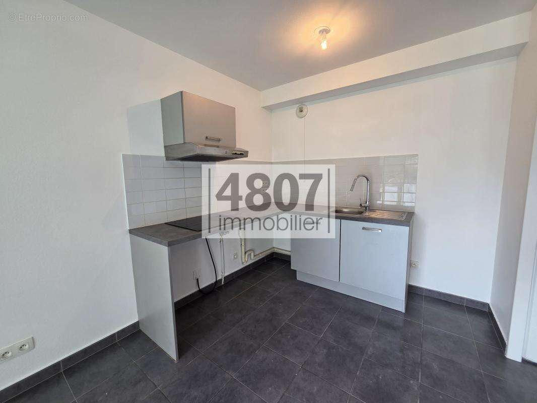 Appartement à ETREMBIERES