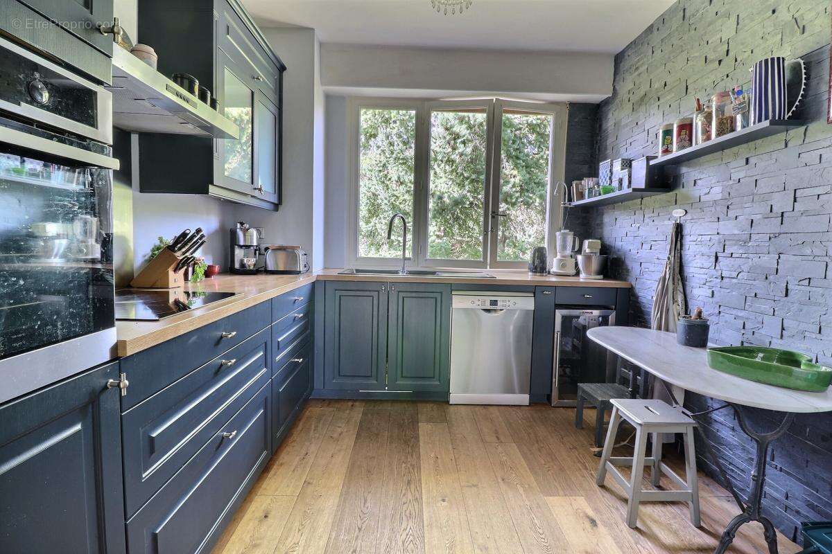 Appartement à AVRILLE