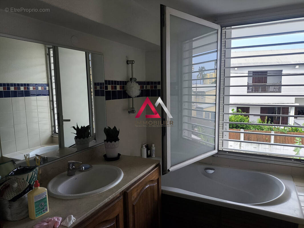 Appartement à SAINT-DENIS