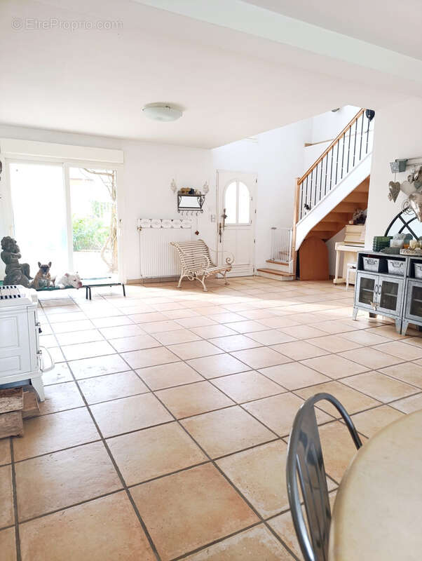 Maison à LINAS