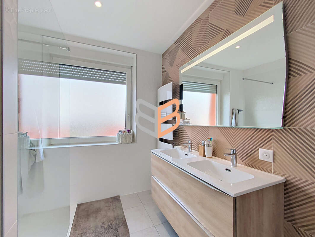 Maison 104 m² à Tressange  - photo 8