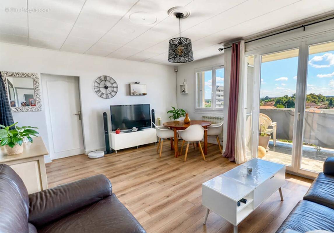Appartement à SAINT-MEDARD-EN-JALLES