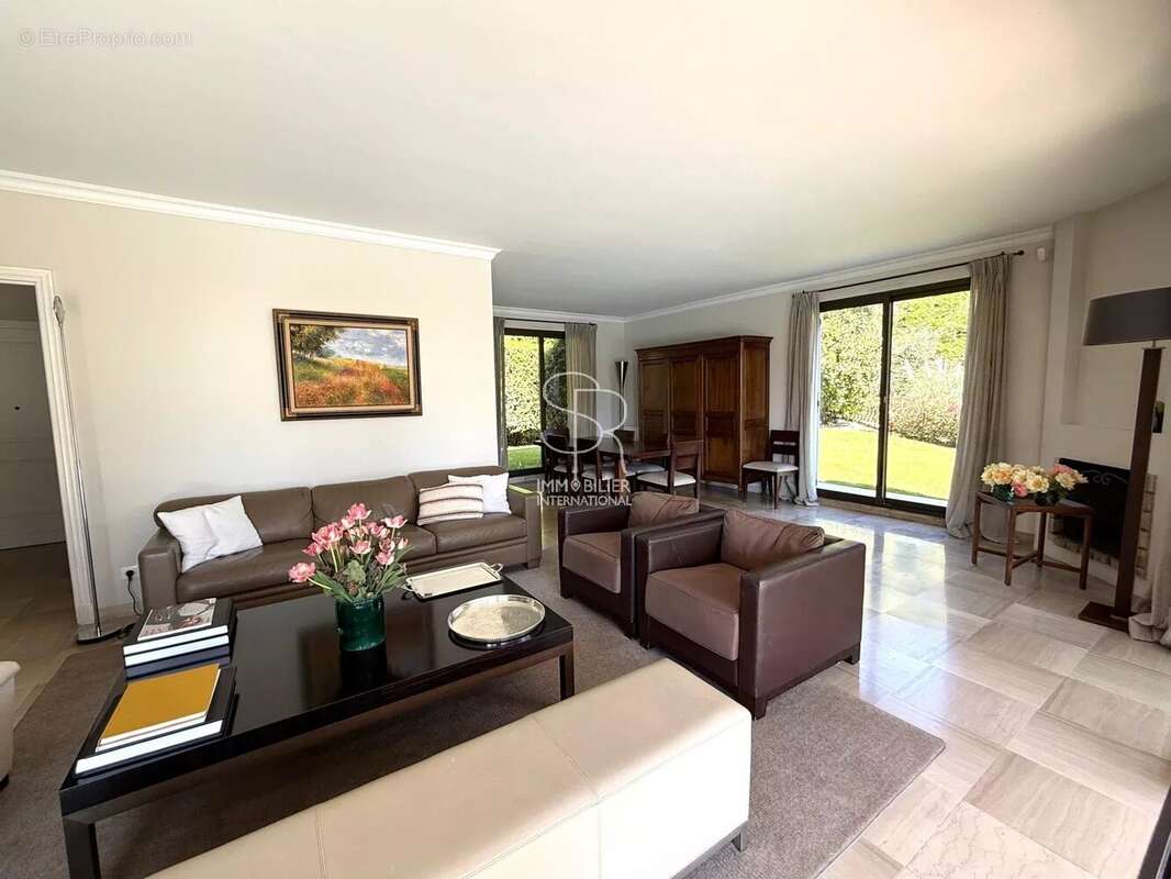 Maison à VILLENEUVE-LOUBET