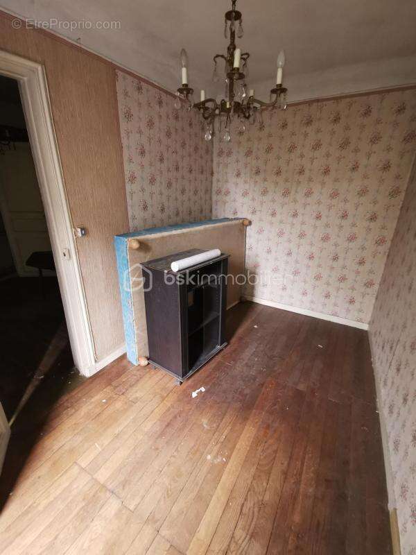Maison à rénover ! Beau potentiel - photo 3
