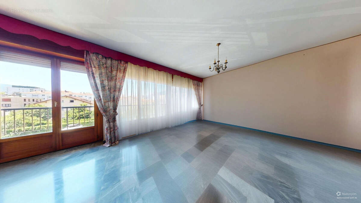 Appartement à ECHIROLLES