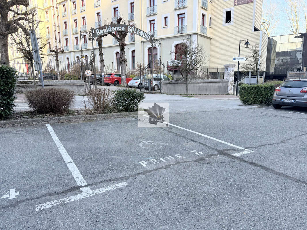 Parking à ALLEVARD