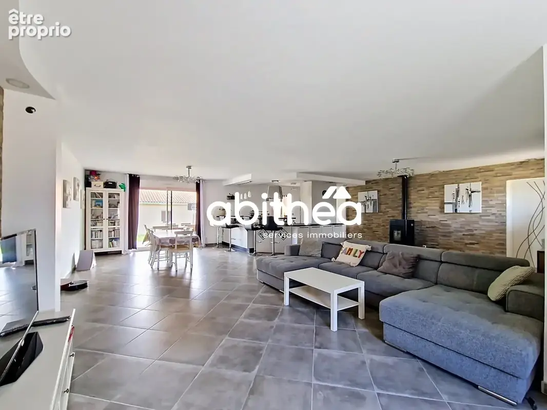 Maison recente de 2019, 155m2 inspiration provencale, 3 chambres dont suite  100m2 de garage  70m2 de terras - photo 7