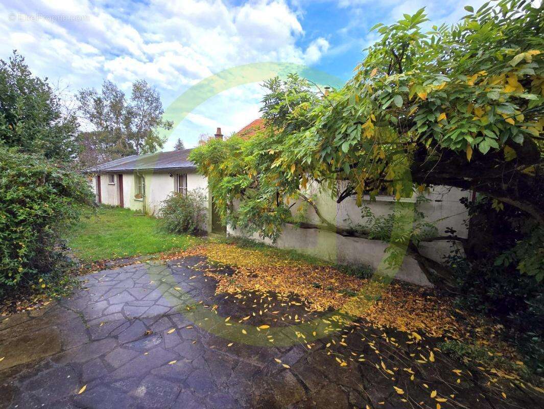 Maison à FLEURY-LES-AUBRAIS
