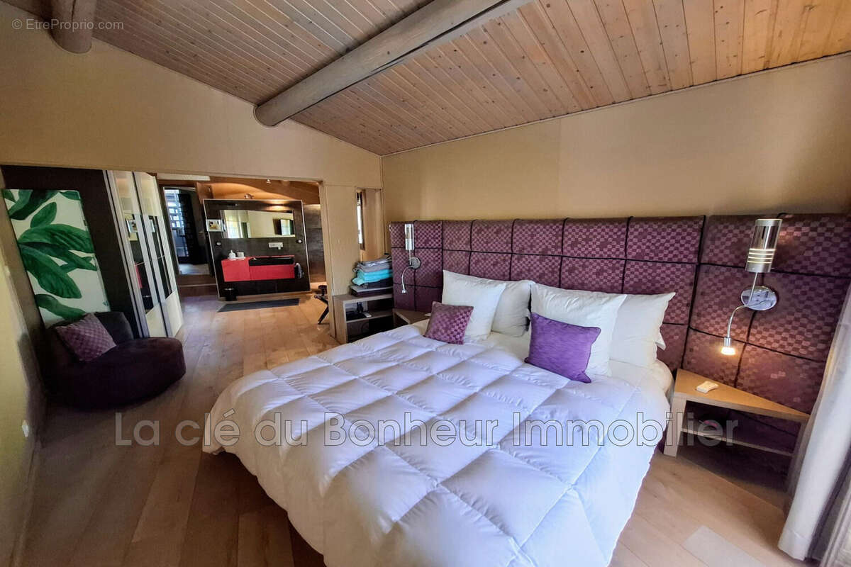 Maison 135 m² à Sainte-Croix-Du-Verdon  - photo 8