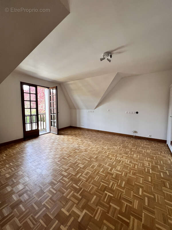 Maison à LIVRY-SUR-SEINE