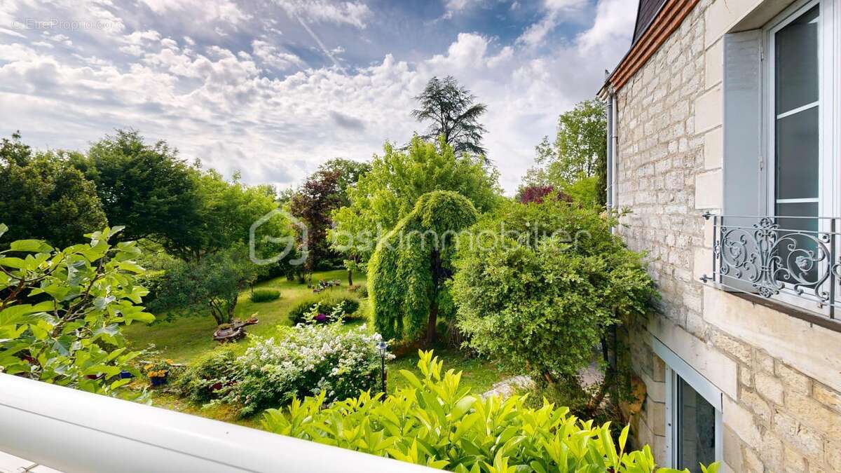 Une maison de caractère avec piscine intérieur au cœur d’un environnement paisible - photo 30