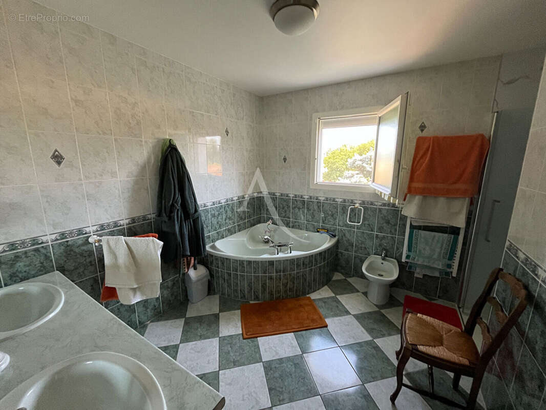 Maison Saint Vincent Sur Graon 9 pièce(s) 213 m2 - photo 8