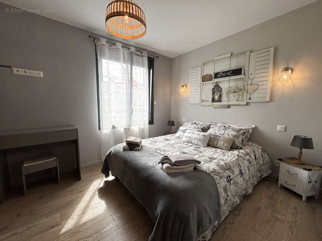 Maison à PORT-EN-BESSIN-HUPPAIN