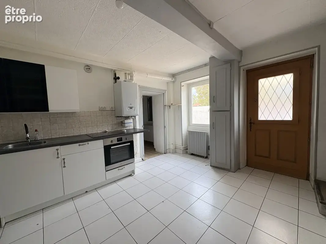 Maison de 111 m2 avec jardin et dépendances   Gannat - photo 2