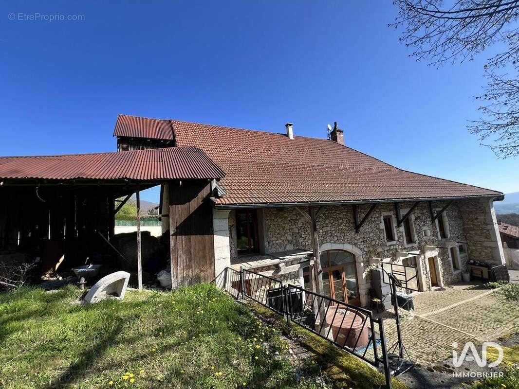 Photo 2 - Maison à INJOUX-GENISSIAT