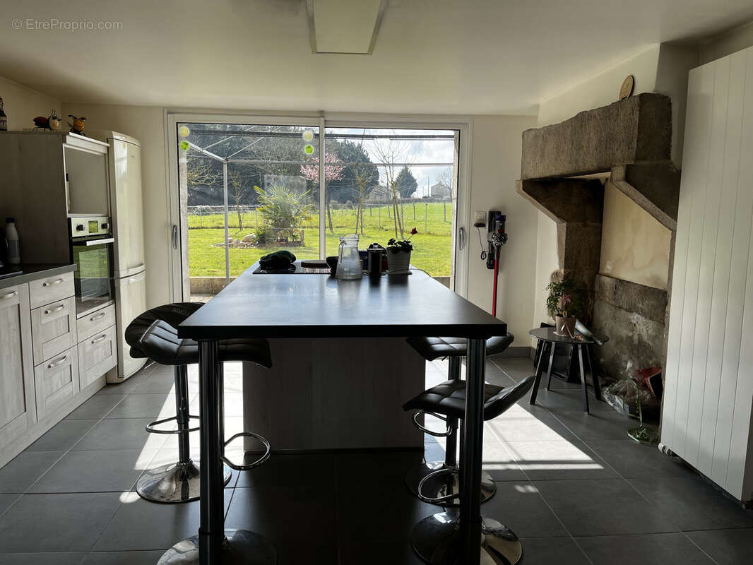 Maison à LA CHAPELLE-SAINT-LAURENT