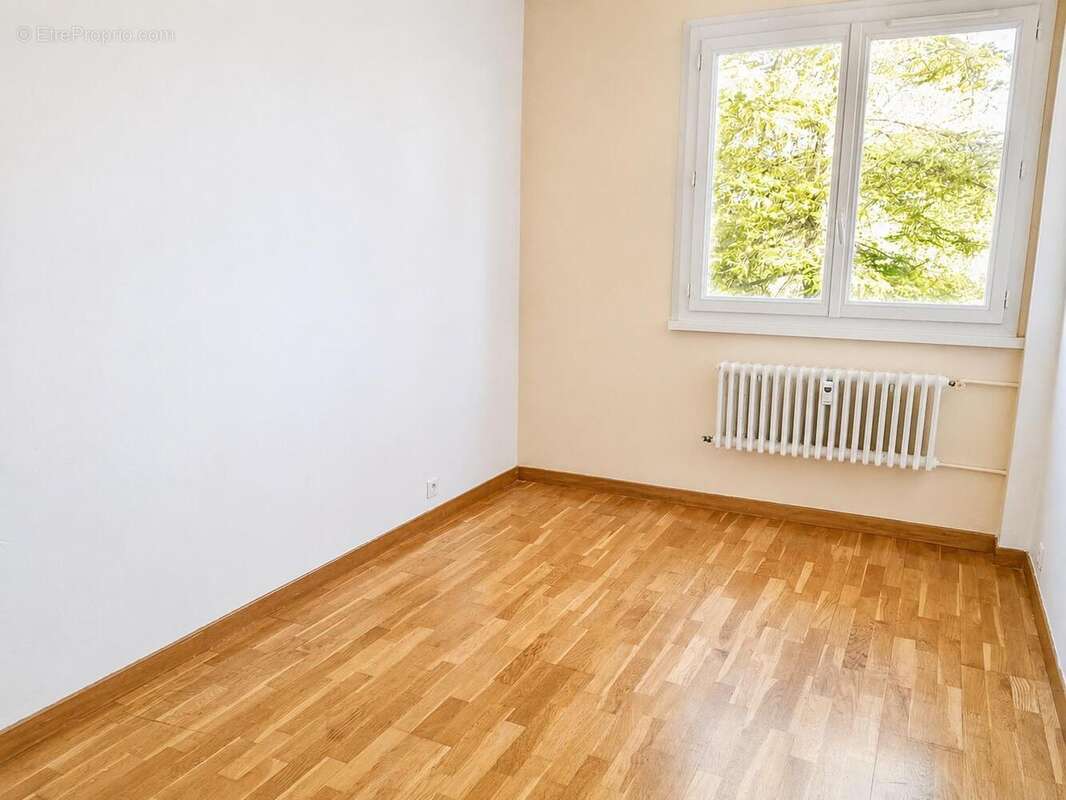 Appartement 70 m² à Vaulx-En-Velin  - photo 4