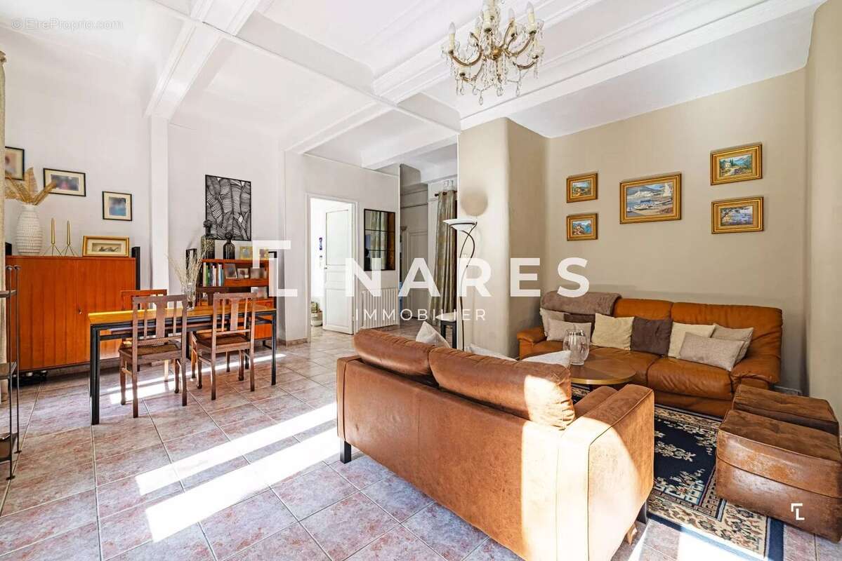 Appartement à MARSEILLE-1E
