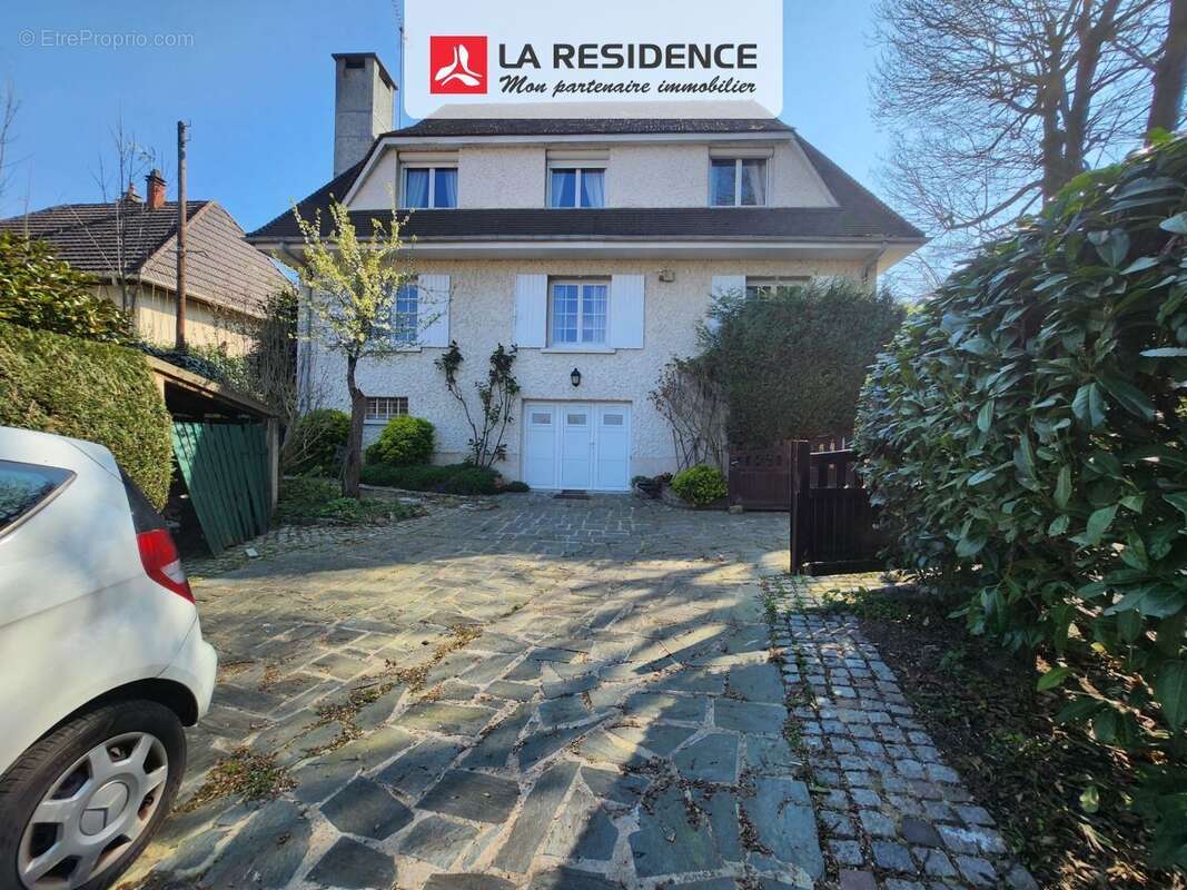 Maison à MONTIGNY-LES-CORMEILLES