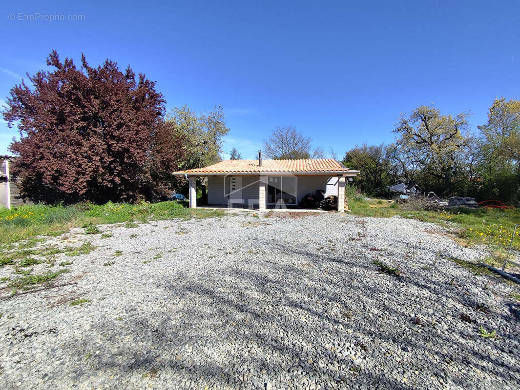Maison à MAUPREVOIR
