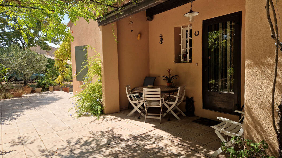 Langlade, en vaunage, villa traditionnelle r+1 avec dependances - photo 25