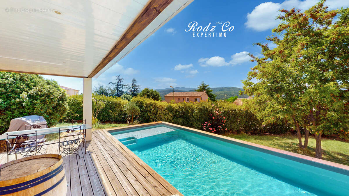 Maison à vendre à Apt   Villa contemporaine avec piscine, jardin, garage et vue sur le Luberon - photo 3