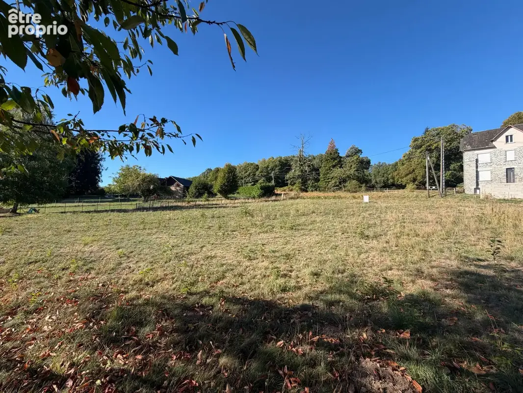 Photo Terrain à Saint-Clement au prix de 27 500€