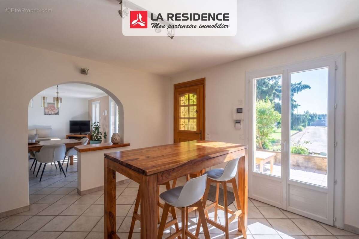 Maison 114 m² à Malissard  - photo 8