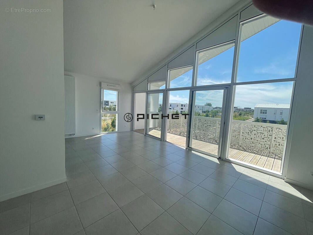 Appartement à VILLENAVE-D'ORNON