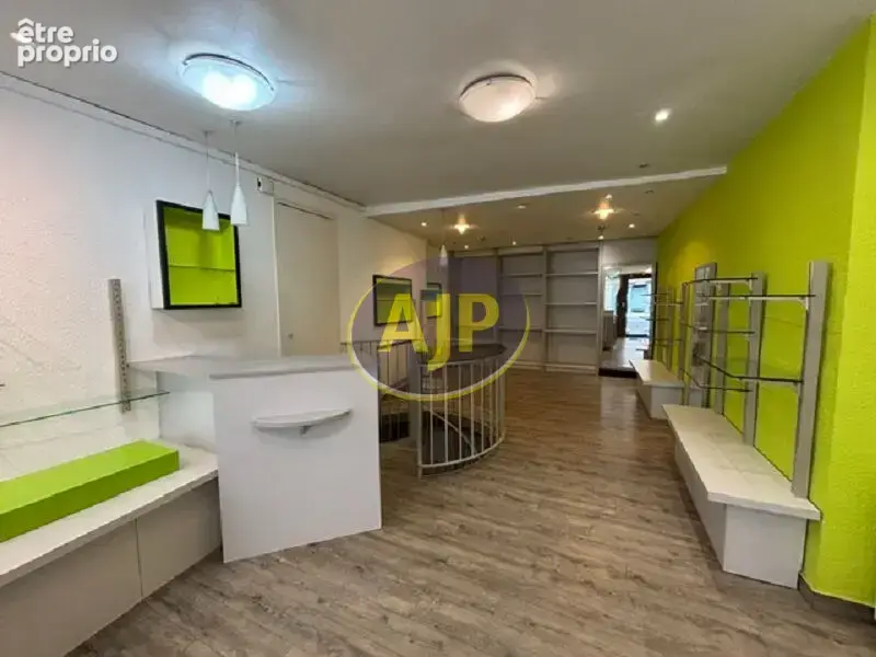 Photo Commerce à Pontivy au prix de 96 615€
