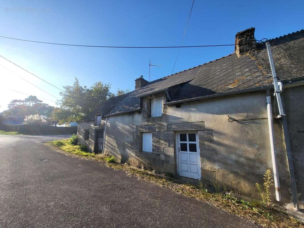 Photo 2 - Maison à PLEUGRIFFET