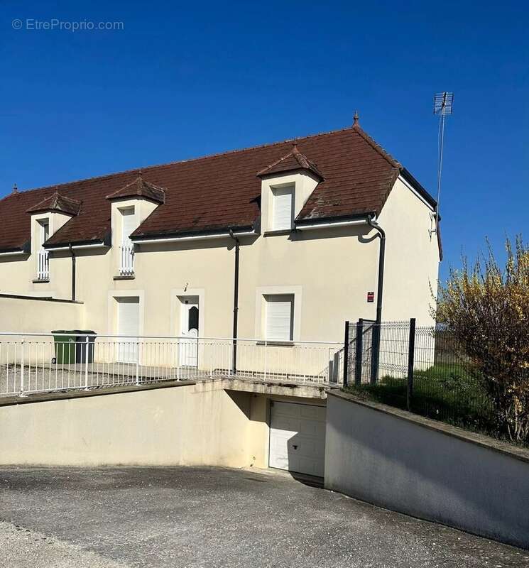Maison à SAINT-LEGER-PRES-TROYES