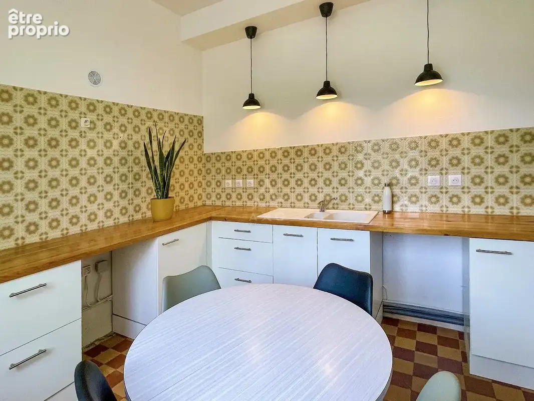 Les Touches de Perigny, jolie maison de 5 chambres, jardin et dépendances - photo 7