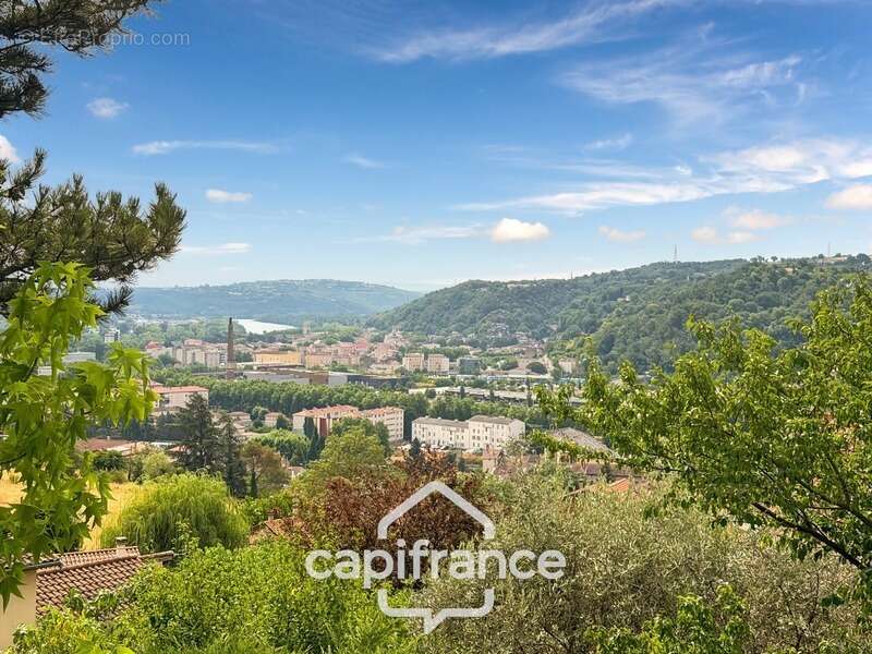 Maison à vendre Sur les hauteurs de Givors avec une Vue panoramique sur le Rhône - photo 3