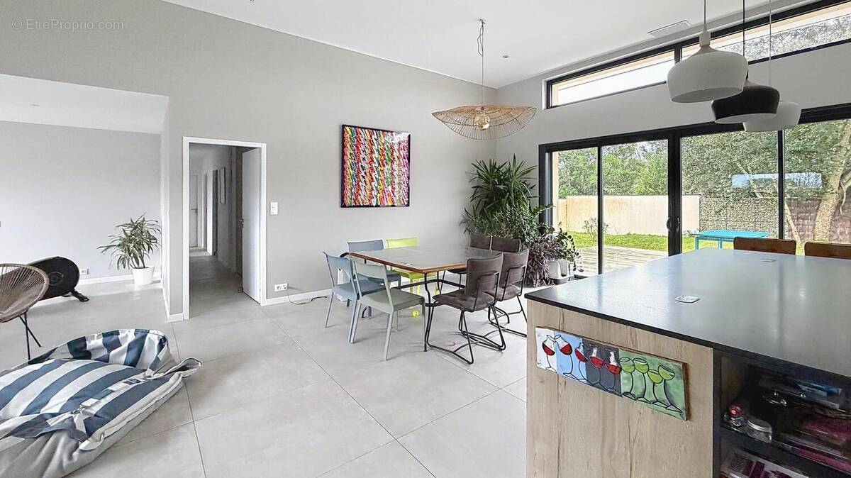 Photo 1 - Maison à CAMBLANES-ET-MEYNAC